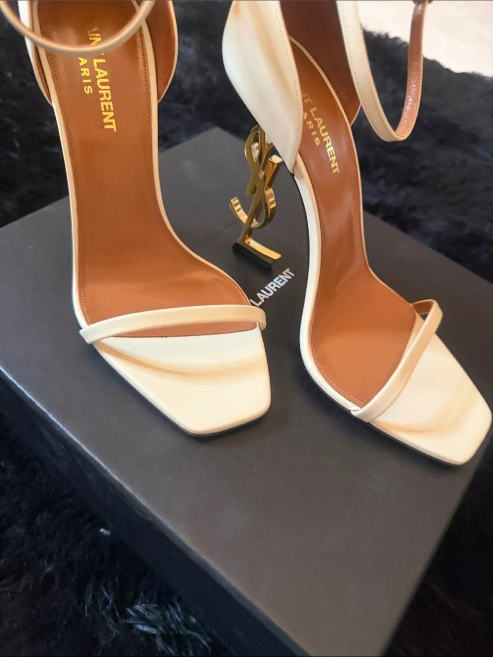 Saint Laurent  Logo Shoes - Picture 6 of 6